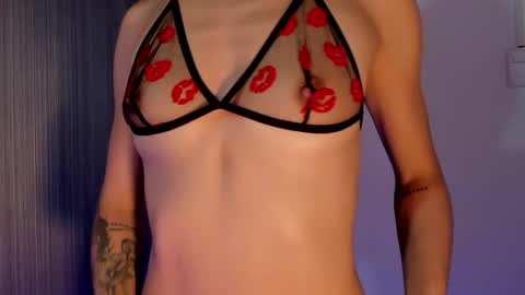 Valentina  Dolls online show from October 24, 2025, 10:06 pm