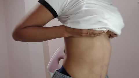 valen online show from September 12, 2025, 4:51 pm