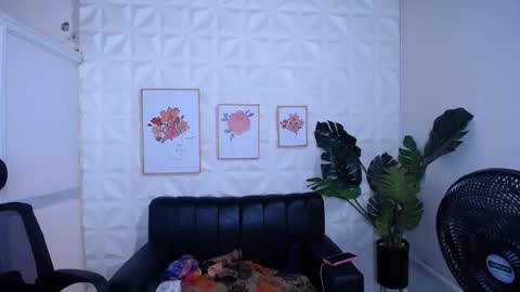 Snapshot of valentina_mature chatting on February 12, 2026, 7:53 pm Valentina online show from February 12, 2026, 7:53 pm