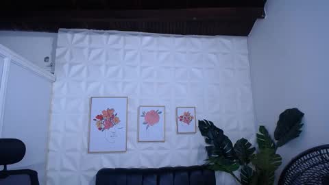 Snapshot of valentina_mature chatting on February 23, 2026, 9:45 pm Valentina online show from February 23, 2026, 9:45 pm