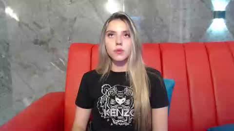 Valentina online show from March 4, 2026, 9:54 pm