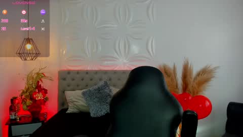 Valentina online show from February 14, 2025, 2:12 pm