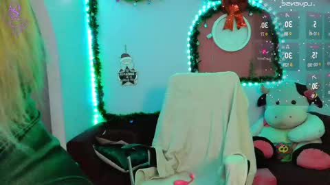 Snapshot of valentinamiller_ chatting on December 12, 2024, 9:37 pm Valentina 3 online show from December 12, 2024, 9:37 pm