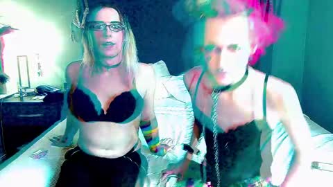 Tina Bates online show from December 26, 2024, 2:16 pm