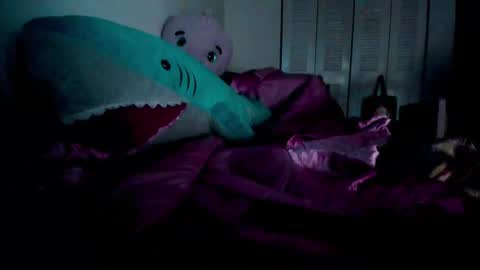 Tina Bates online show from September 20, 2025, 7:04 pm