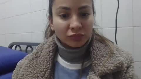 valentinaseleni24 online show from June 25, 2026, 2:11 am