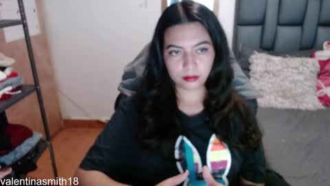 valentinasmith18 online show from April 14, 2026, 1:00 am