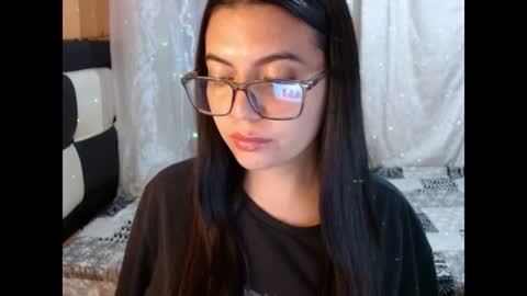 valentinasmith18 online show from July 7, 2026, 4:37 am