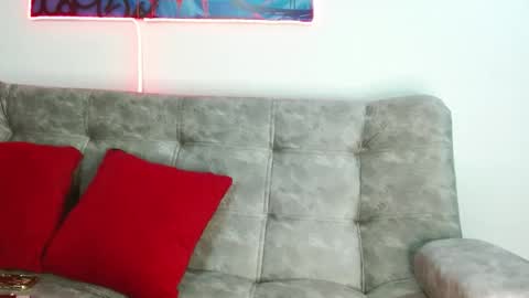 Snapshot of valentino_bel chatting on November 19, 2025, 12:38 pm Nick online show from November 19, 2025, 12:38 pm