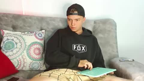 Snapshot of valentino_bel chatting on November 24, 2025, 12:27 pm Nick online show from November 24, 2025, 12:27 pm