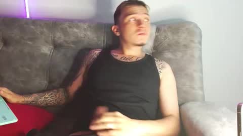 Snapshot of valentino_bel chatting on November 25, 2025, 1:33 pm Nick online show from November 25, 2025, 1:33 pm