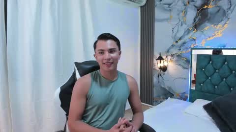 Snapshot of valentino_luxury chatting on April 14, 2026, 2:28 am Valentino online show from April 14, 2026, 2:28 am