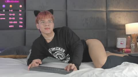 Snapshot of valentino_moon chatting on December 12, 2024, 2:26 am valentino moon online show from December 12, 2024, 2:26 am