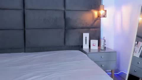 Snapshot of valentino_moon chatting on October 14, 2025, 3:18 am valentino moon online show from October 14, 2025, 3:18 am