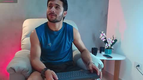 Valentino online show from March 4, 2025, 12:39 am