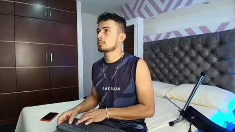  Valentinos  online show from March 18, 2026, 9:07 pm