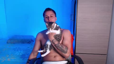 Snapshot of valentinosex_1 chatting on October 28, 2025, 11:29 pm VALENTINO online show from October 28, 2025, 11:29 pm