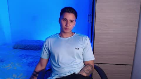 Snapshot of valentinosex_1 chatting on November 9, 2025, 9:46 pm VALENTINO online show from November 9, 2025, 9:46 pm