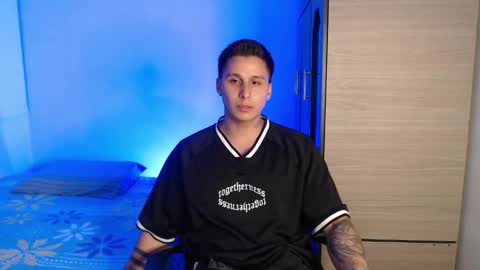 Snapshot of valentinosex_1 chatting on November 14, 2025, 11:02 pm VALENTINO online show from November 14, 2025, 11:02 pm