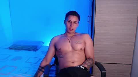 Snapshot of valentinosex_1 chatting on November 19, 2025, 12:32 am VALENTINO online show from November 19, 2025, 12:32 am