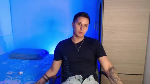 Snapshot of valentinosex_1 chatting on December 2, 2025, 9:54 pm VALENTINO online show from December 2, 2025, 9:54 pm