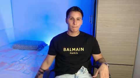 Snapshot of valentinosex_1 chatting on December 18, 2025, 9:21 pm VALENTINO online show from December 18, 2025, 9:21 pm