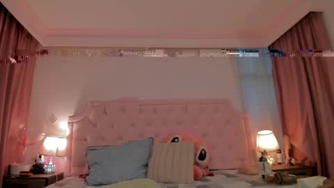 Vale Toro  online show from April 18, 2026, 12:20 pm