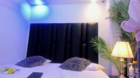 Snapshot of valeri_tafur chatting on December 2, 2025, 11:04 am valeri_tafur online show from December 2, 2025, 11:04 am