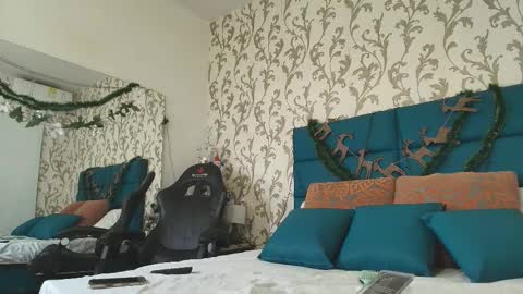 valeria_collin online show from December 3, 2025, 10:08 pm