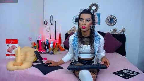 ...VALERIA DIR... online show from October 16, 2025, 12:28 pm