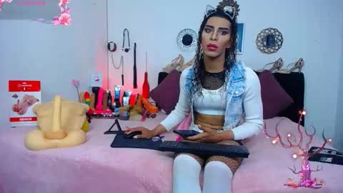 ...VALERIA DIR... online show from October 17, 2025, 11:13 am