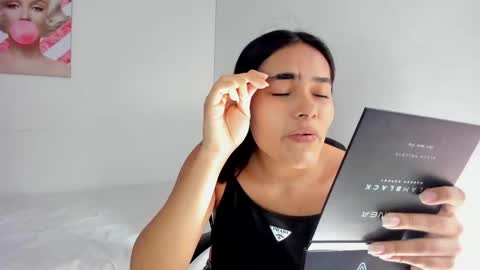 valeria_miller69 online show from May 7, 2026, 3:06 pm