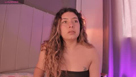 valeria_rouse28 online show from December 3, 2025, 8:18 pm