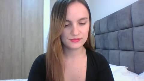 valeriafrannco online show from February 18, 2025, 5:20 am