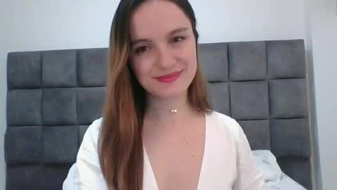 valeriafrannco online show from March 8, 2025, 4:23 am