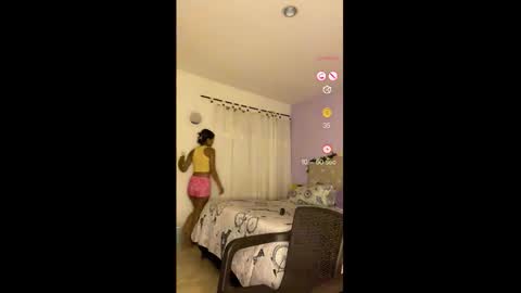 Snapshot of valeriah_7 chatting on October 24, 2025, 8:49 pm valeria online show from October 24, 2025, 8:49 pm