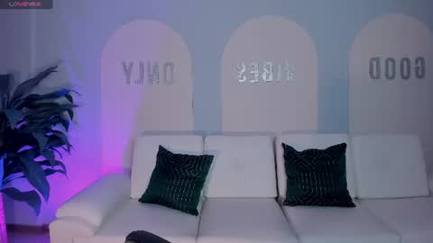 Snapshot of valeriaroldanx chatting on June 25, 2026, 11:37 am Valeria online show from June 25, 2026, 11:37 am