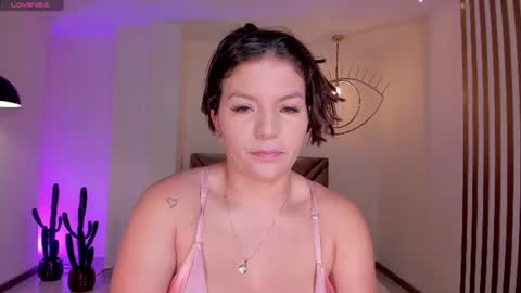 Snapshot of valeriaroldanx chatting on July 2, 2026, 11:38 am Valeria online show from July 2, 2026, 11:38 am