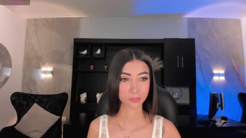 Snapshot of valeriavelvet chatting on January 11, 2025, 11:45 am Vale online show from January 11, 2025, 11:45 am