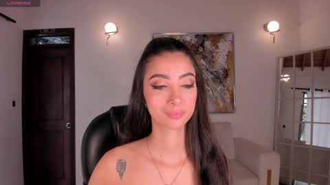 Snapshot of valeriavelvet chatting on February 4, 2025, 2:53 pm Vale online show from February 4, 2025, 2:53 pm