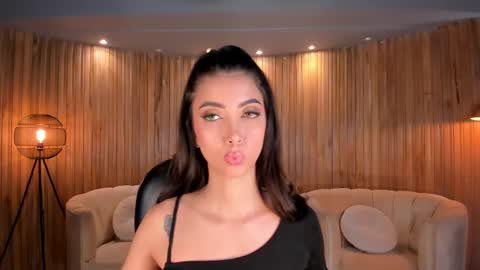 Snapshot of valeriavelvet chatting on February 18, 2025, 6:26 pm Vale online show from February 18, 2025, 6:26 pm