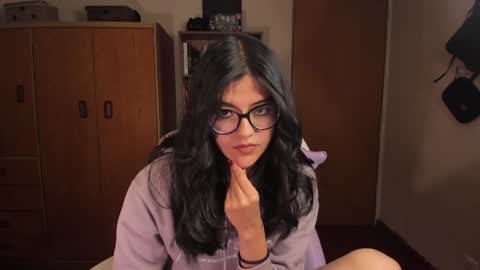 Val  online show from January 3, 2025, 4:00 am