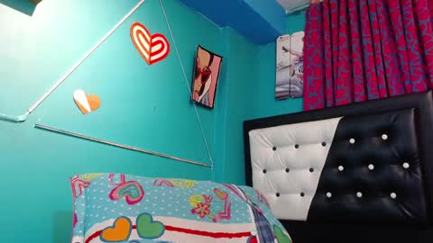 Snapshot of valerie_mase chatting on February 4, 2026, 9:42 pm vale online show from February 4, 2026, 9:42 pm