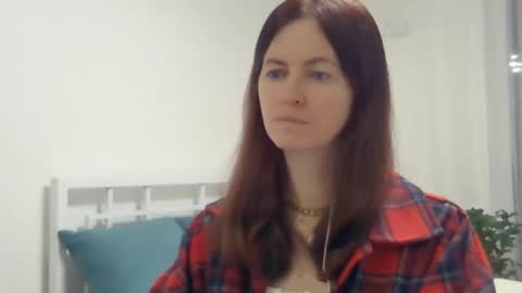 valerie_rose777 online show from February 2, 2025, 6:42 pm