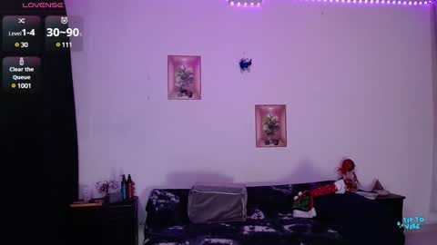 Snapshot of valerie_smile chatting on December 4, 2024, 8:45 am Valerie online show from December 4, 2024, 8:45 am