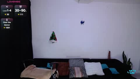 Snapshot of valerie_smile chatting on December 16, 2024, 5:17 am Valerie online show from December 16, 2024, 5:17 am