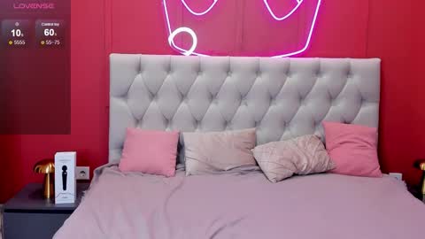 Snapshot of valeriekingg chatting on November 22, 2025, 1:48 am Hot Valerie online show from November 22, 2025, 1:48 am