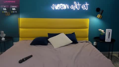 Snapshot of valeriekingg chatting on November 26, 2025, 2:01 am Hot Valerie online show from November 26, 2025, 2:01 am