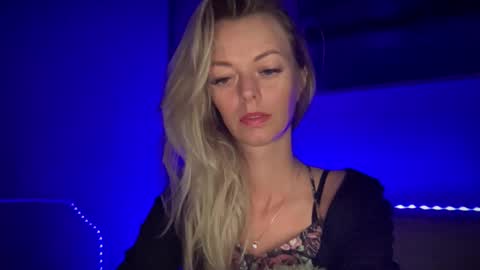 Valerie  online show from September 11, 2025, 9:42 am