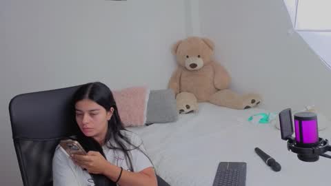 Juli C online show from January 16, 2026, 12:47 am